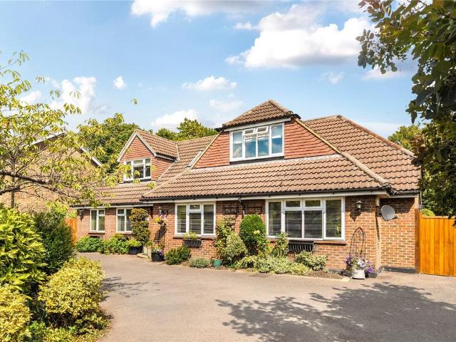 4 bedroom chalet for sale