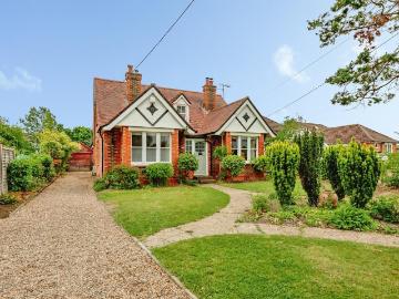 4 bedroom chalet for sale