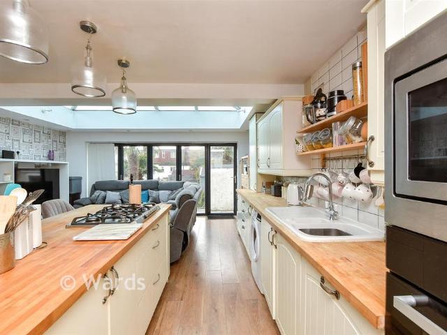 4 bedroom chalet for sale