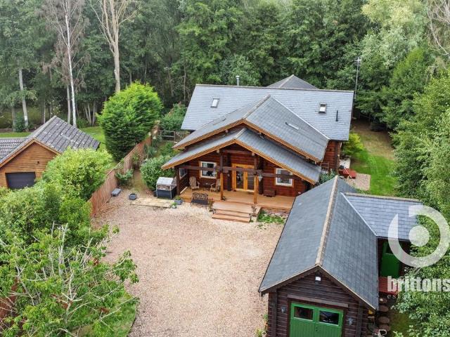 4 bedroom chalet for sale