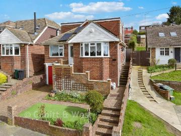 4 bedroom chalet for sale