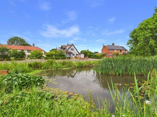 4 bedroom chalet for sale