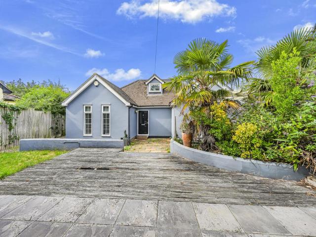 4 bedroom chalet for sale
