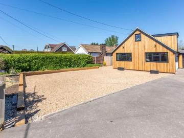 4 bedroom chalet for sale