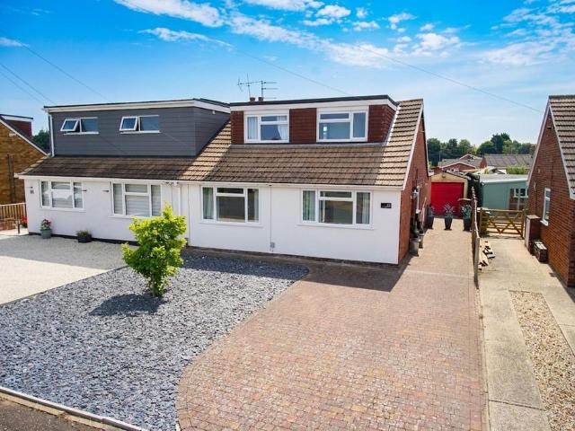 4 bedroom chalet for sale