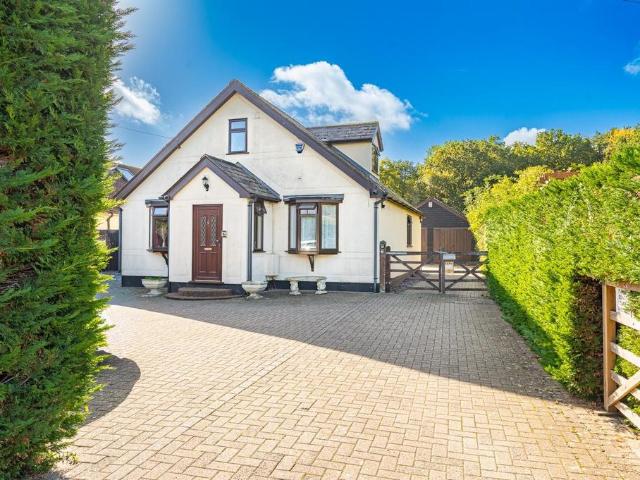 4 bedroom chalet for sale