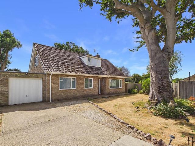 4 bedroom chalet for sale