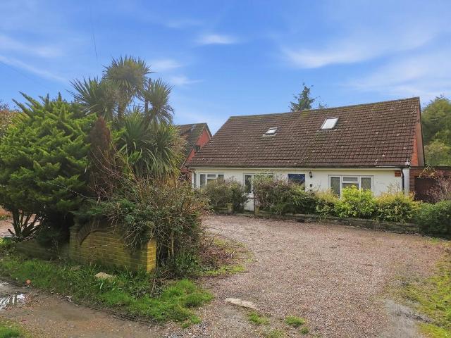 4 bedroom chalet for sale