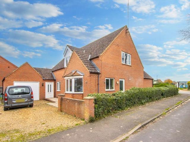 4 bedroom chalet for sale