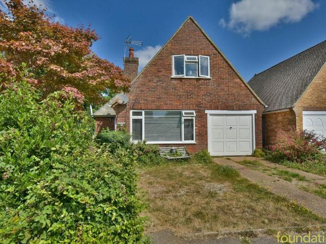 4 bedroom chalet for sale