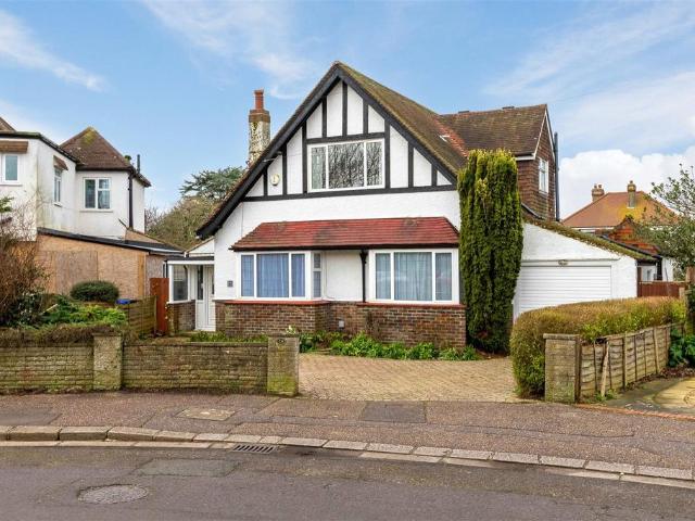 4 bedroom chalet for sale