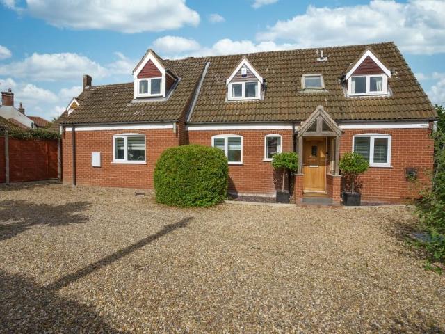 4 bedroom chalet for sale