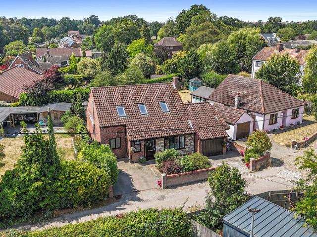 4 bedroom chalet for sale