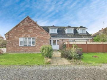 Fenland, East of England - Garden, Parking
