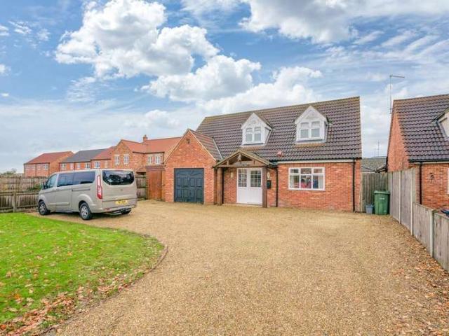 4 Bedroom Chalet House