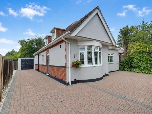 4 Bedroom Chalet House