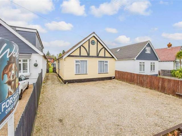 4 Bedroom Chalet House
