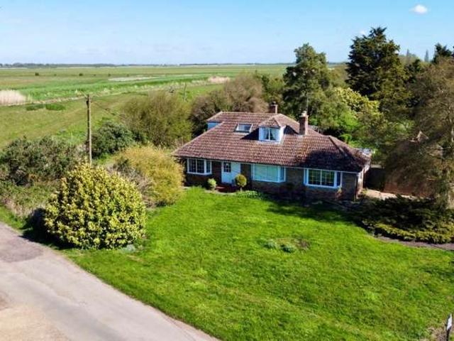 4 Bedroom Chalet House