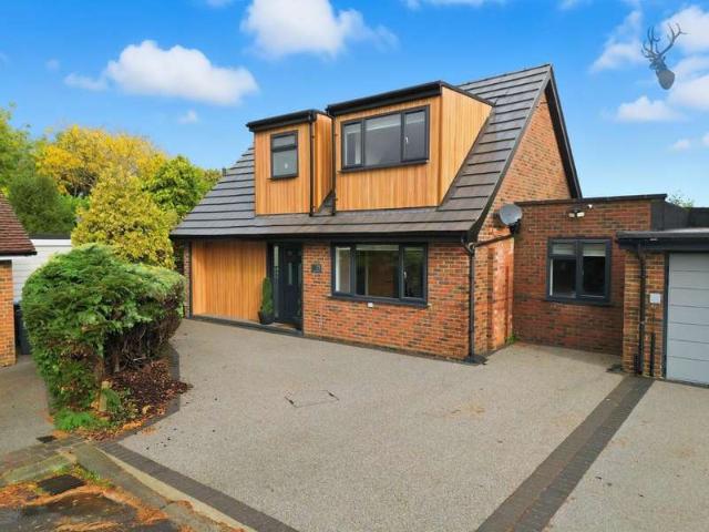 4 Bedroom Chalet House