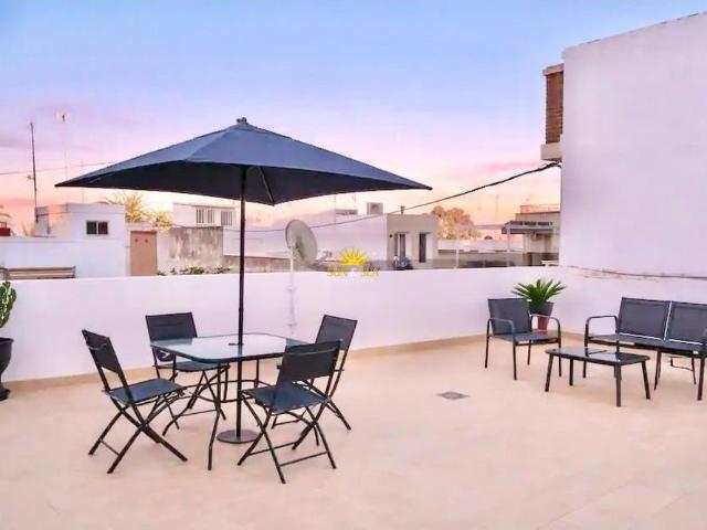 4 BEDROOM CHALET SANTIAGO DE LA RIBERA