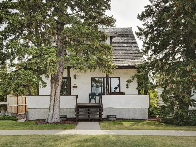 4 Bedroom Character Home on Scottsman's Hill 6 Months Plus Only