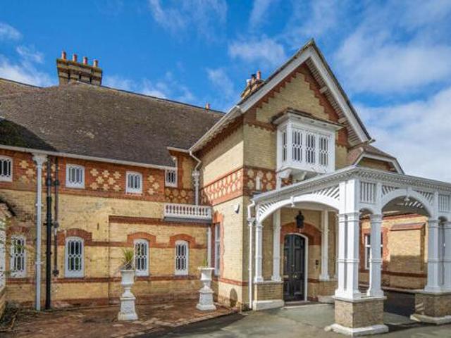 4 Bedroom Character Property For Sale In East Cowes