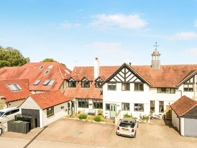 4 bedroom terraced house for sale