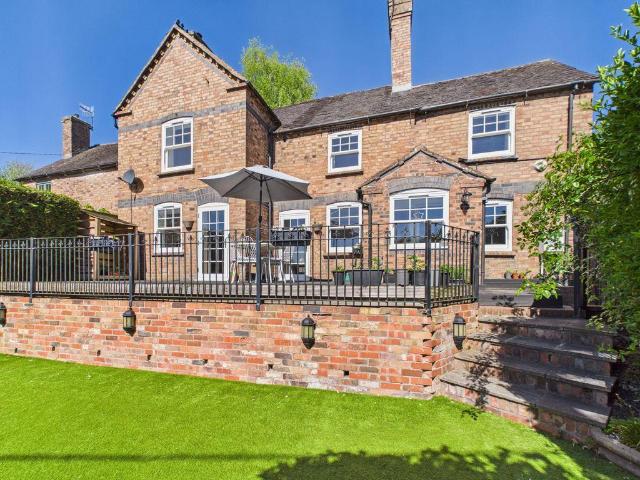 4 bedroom semi detached house for sale