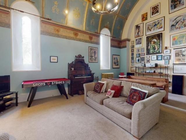 4 bedroom character property to rent