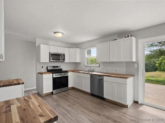 4 bedroom, Charlestown IN 47111 105987543