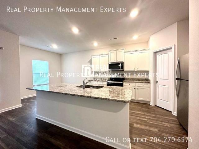 4 bedroom, Charlotte NC 28215 103893649