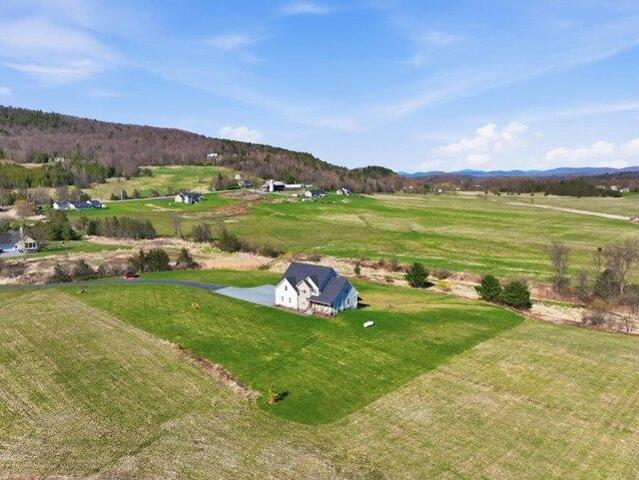 4 bedroom, Charlotte VT 05445 105660384