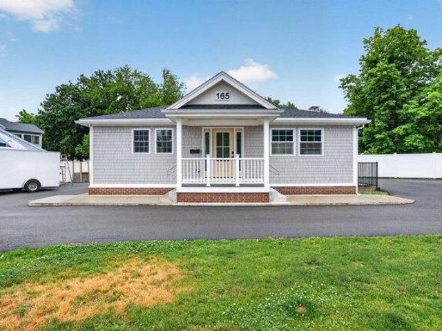 4 bedroom, Chelsea MA 02150 105404101