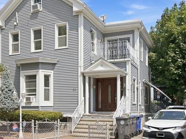 4 bedroom, Chelsea MA 02150 105474765