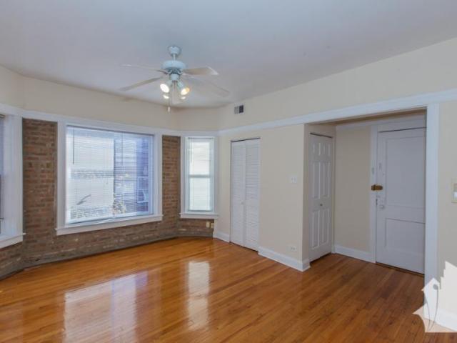 4 bedroom, Chicago IL 60657 101957008