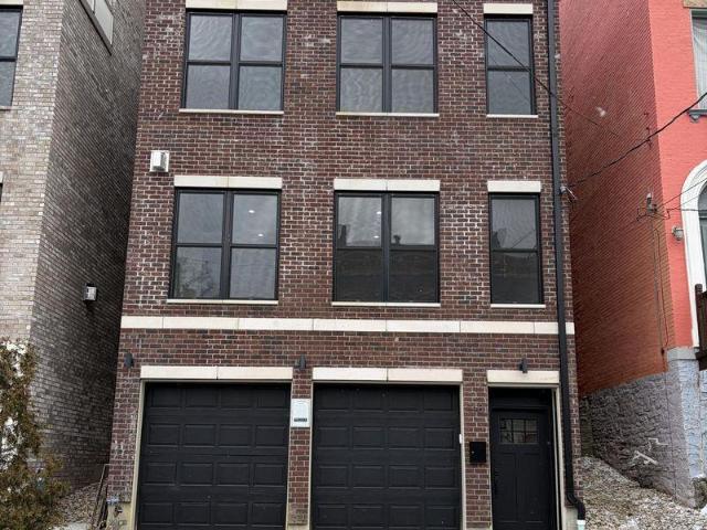 4 bedroom, Cincinnati OH 45202 100973236