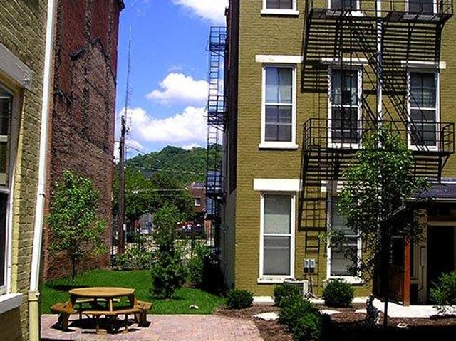 4 bedroom, Cincinnati OH 45202 103900732