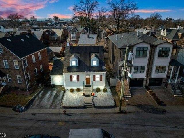 4 bedroom, Cliffside Park NJ 07010 105497081