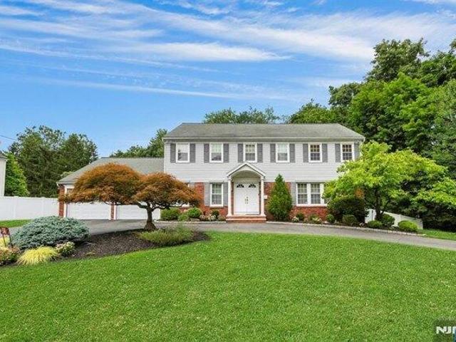 4 bedroom, Closter NJ 07624 105205443