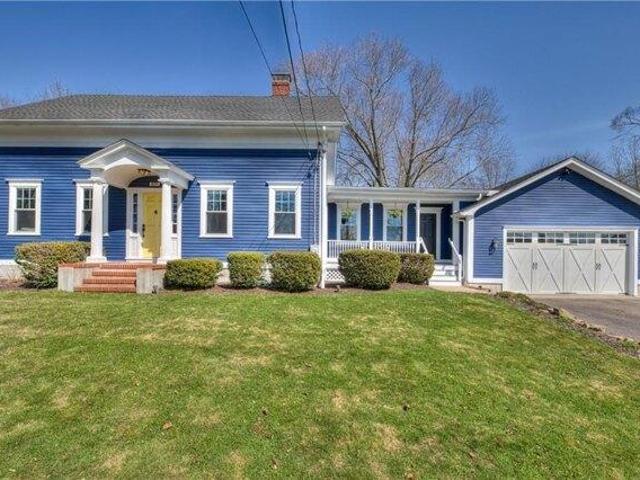 4 bedroom, Cranston RI 02831 105712498