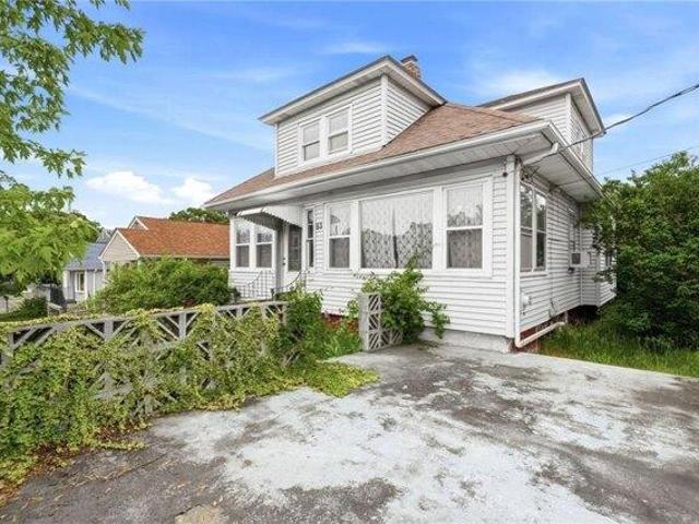 4 bedroom, Cranston RI 02905 105609967