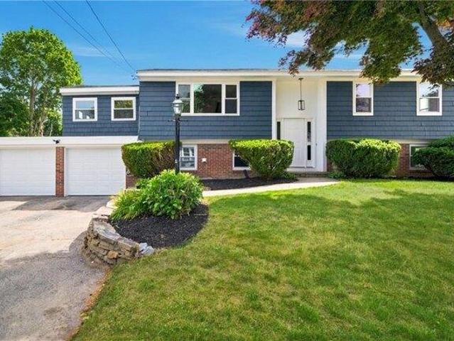 4 bedroom, Cranston RI 02920 104835427