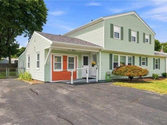 4 bedroom, Cumberland RI 02864 105419334