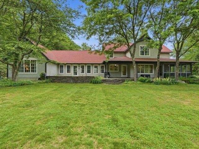 4 bedroom, Amherst MA 01002 104479003
