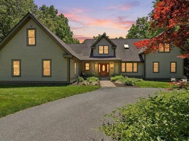 4 bedroom, Amherst MA 01002 105331392