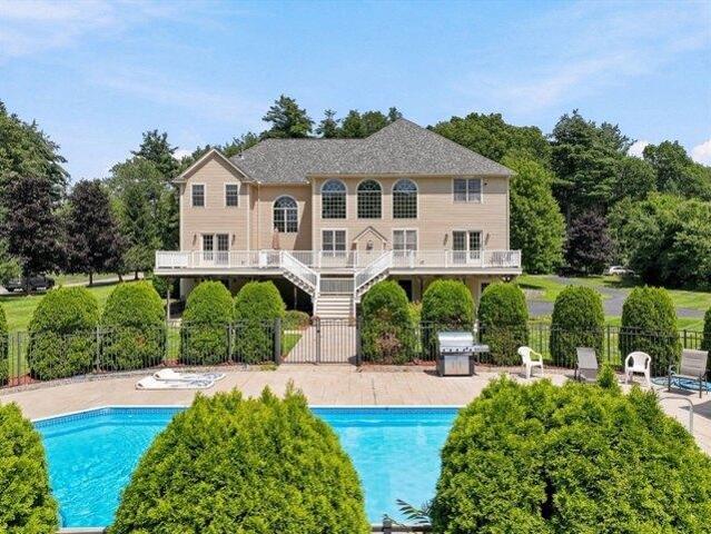 4 bedroom, Andover MA 01810 105366501
