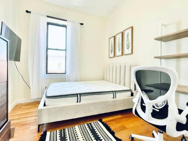 4 bedroom, Adelphi Adelphi 11238 LS105676009