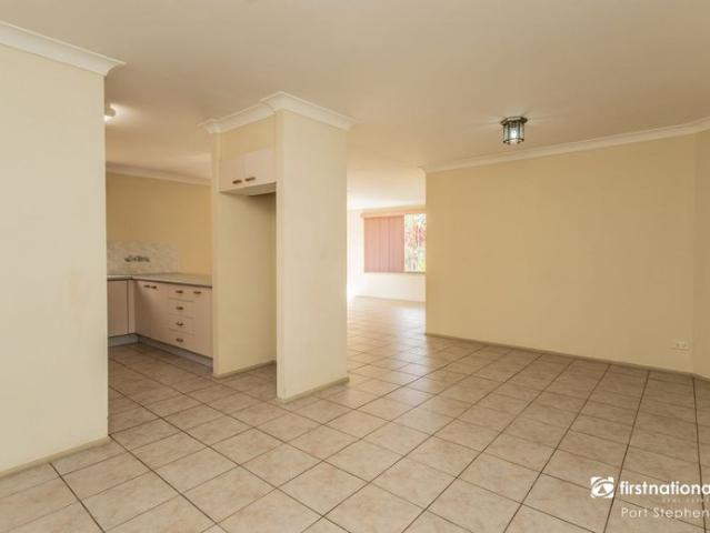 4 Bedroom, Airconditioned, family sized home close to the water