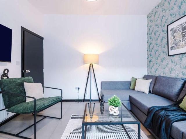 4 Bedroom Apartment Manchester Manchester 92790222