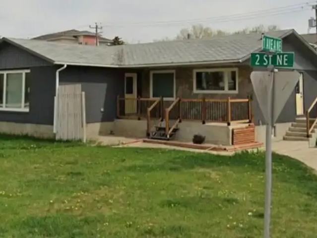 4 Bedroom Apartment Medicine Hat AB 104292321